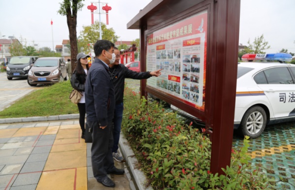 市科協(xié)組織開展全國第七個“扶貧日”活動622.JPG